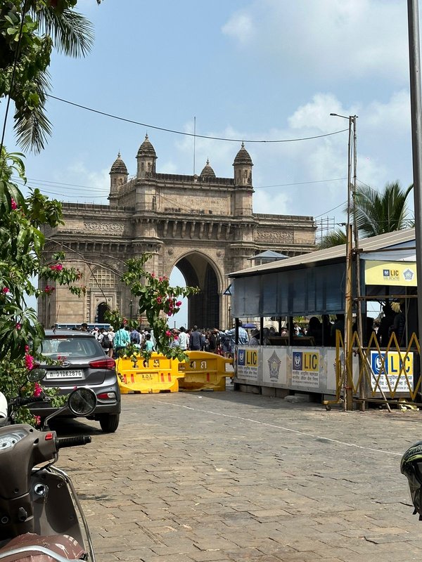 Crowd at Gateway of India